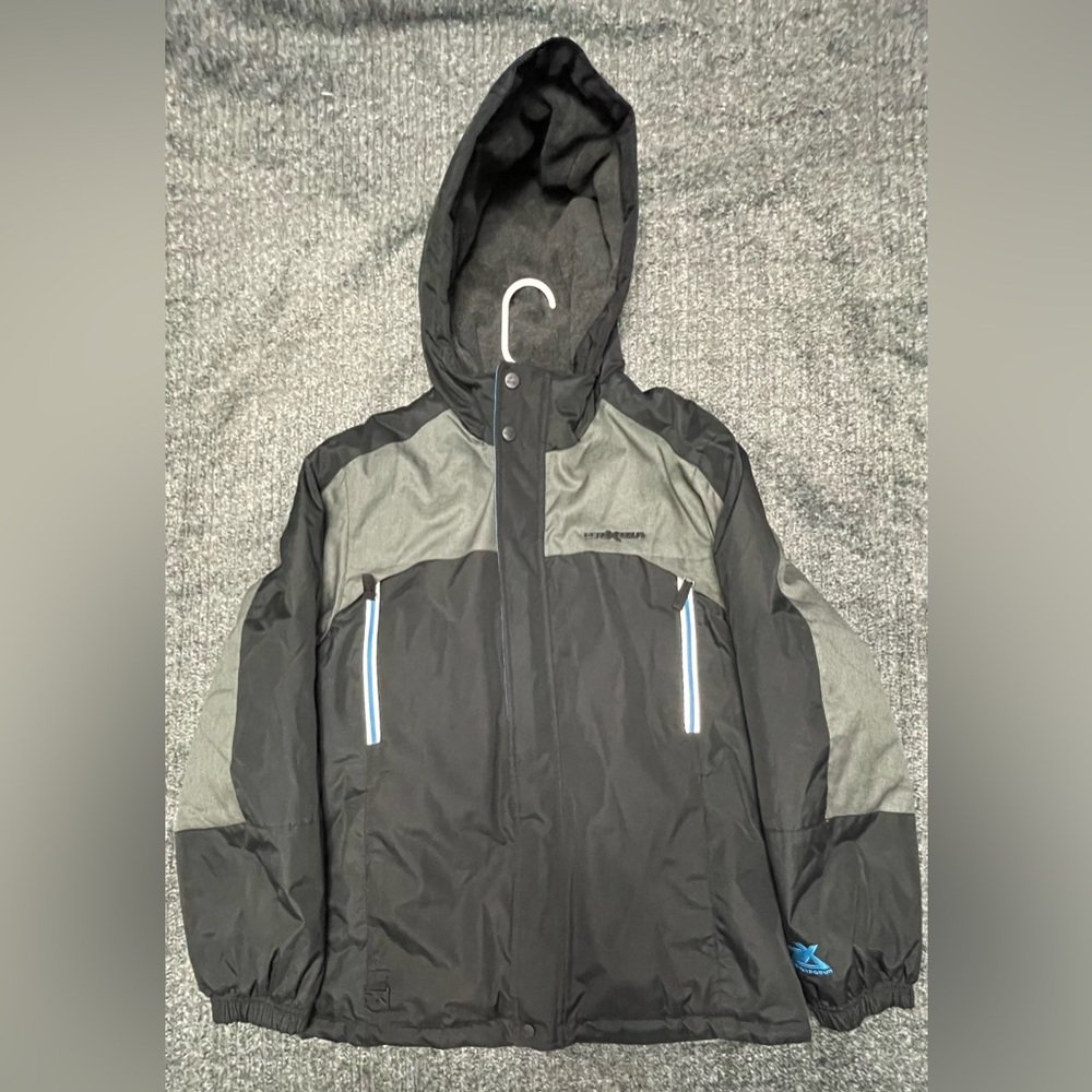 ZeroXposur Men's Black and Gray Ski Jacket
